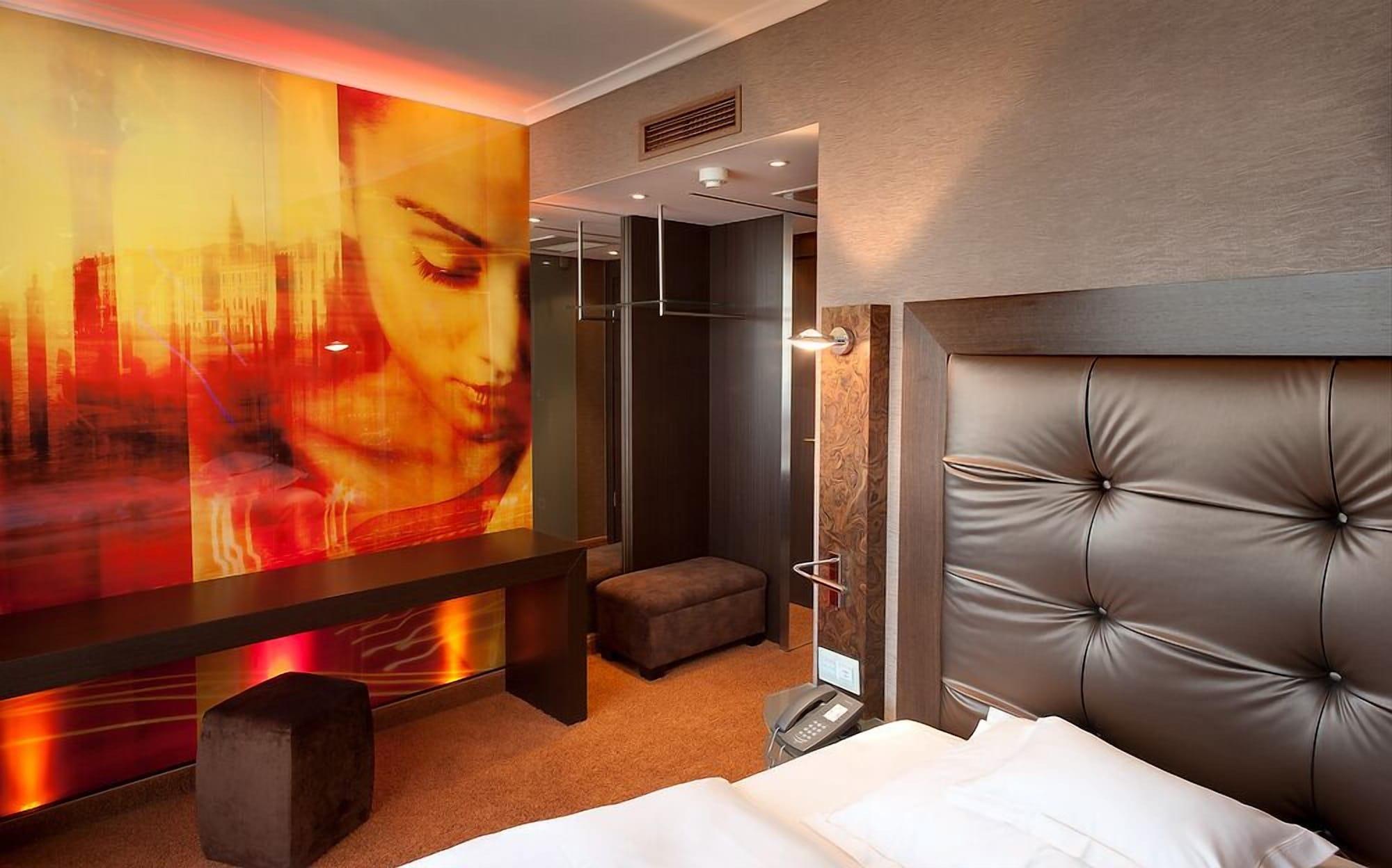 Savoy Hotel Cologne Exterior photo